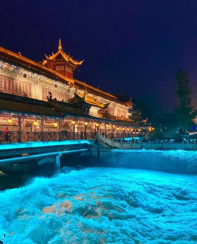 8D7N Adventure Wonderland Jiuzhaigou + Mount Emei + Joyful Deluxe Chengdu Tour